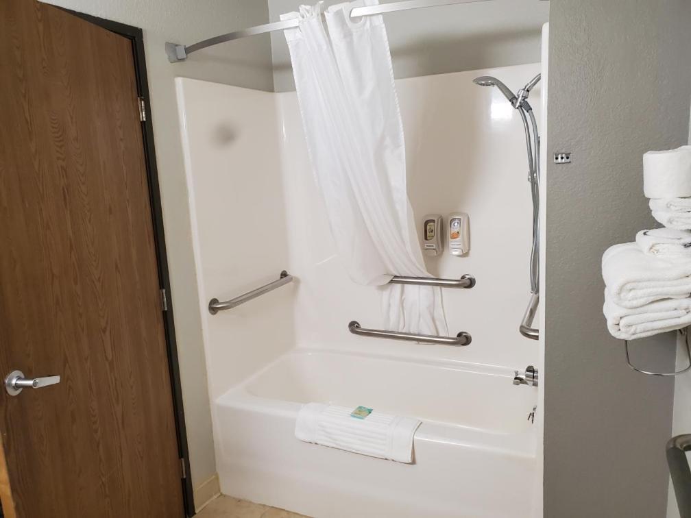 Hibbing Inn And Suites المظهر الخارجي الصورة